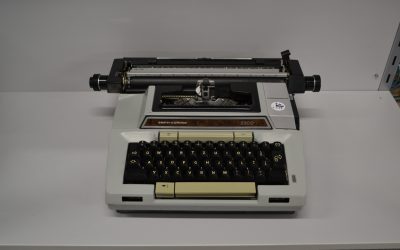 Machine à écrire #E2103